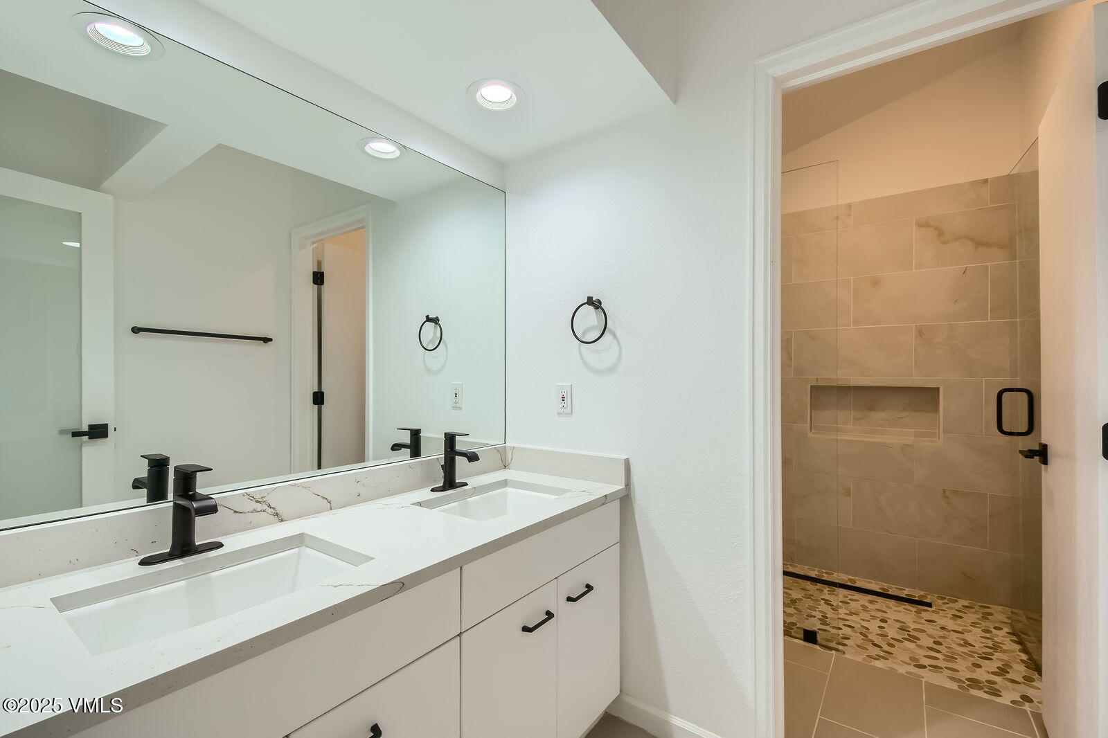 1359 Greenhill Court, Unit E Vail, CO 81657 - Photo 22 of 38 1359 greenhill court - Web Quality - 016