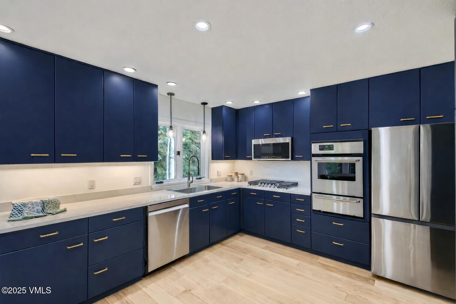 1359 Greenhill Court, Unit E Vail, CO 81657 - Photo 3 of 38 Navy