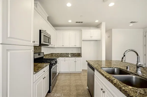 $2,900 | 2880 East Via Fiano, Ontario, CA 91764