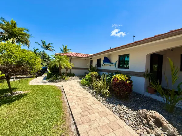 $2,795,000 | 20844 4th Avenue West, Cudjoe, FL 33042