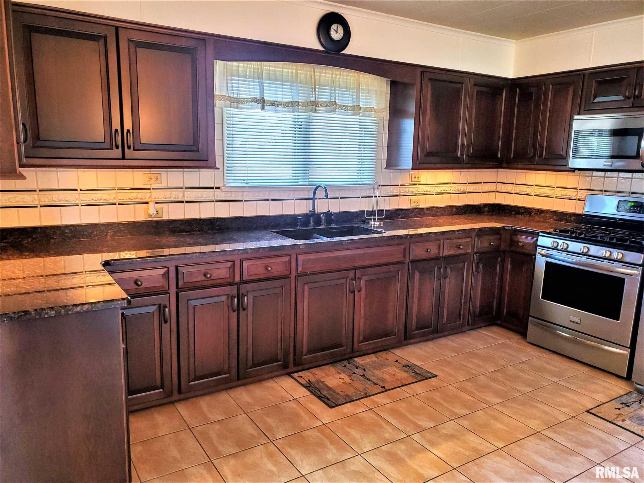 9309 East Manito Road Manito, IL 61546 - Photo 9 of 20 Gallery Image 9