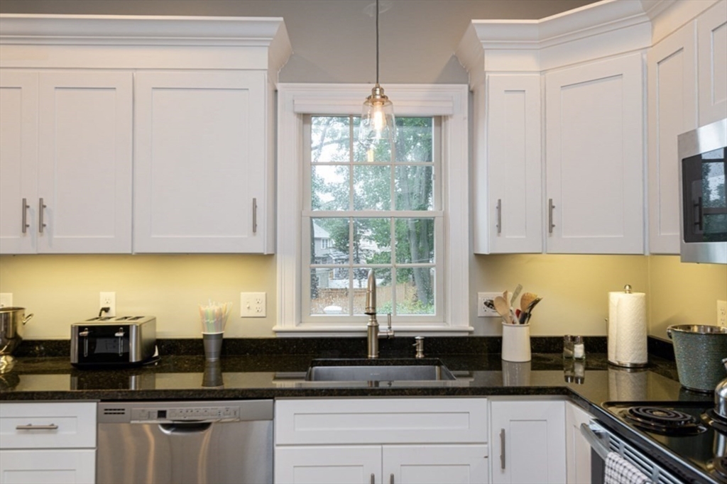 127 Bridge Street, Unit 1R Beverly, MA 01915 - Photo 4 of 14