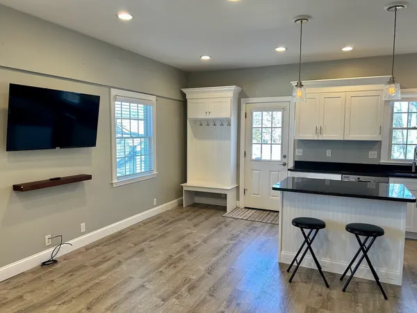 $2,500 | 127 Bridge Street, Unit 1R, Beverly, MA 01915