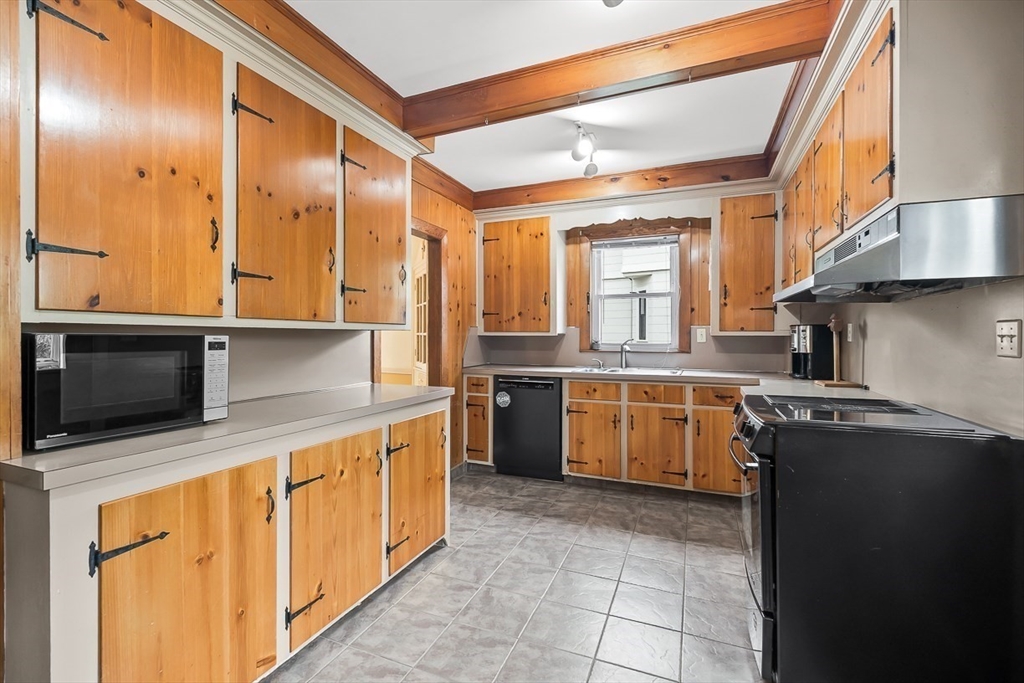 265 Main Street Melrose, MA 02176 - Photo 16 of 38