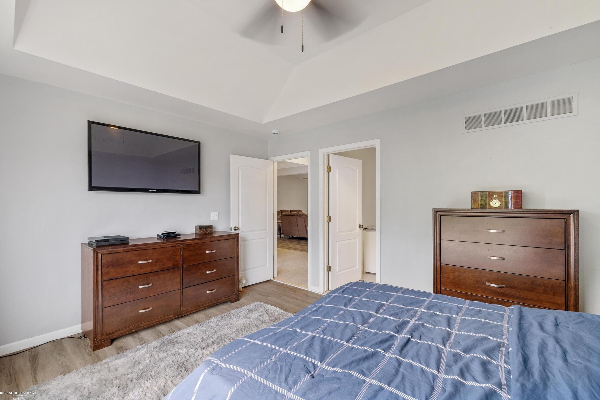 17609 21 Mile Road Macomb, MI 48044 - Photo 18 of 41 50190272-6582e39c-5663-456b-ba4e-bbb0e588514f.JPG