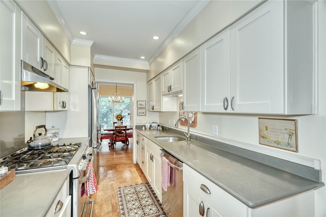 24 Barrington Park Rochester, NY 14607 - Photo 16 of 41 Gallery Image 16