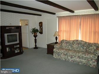 1920 Cloverdale Road Bethlehem, PA 18018 - Photo 3 of 12 Gallery Image 3