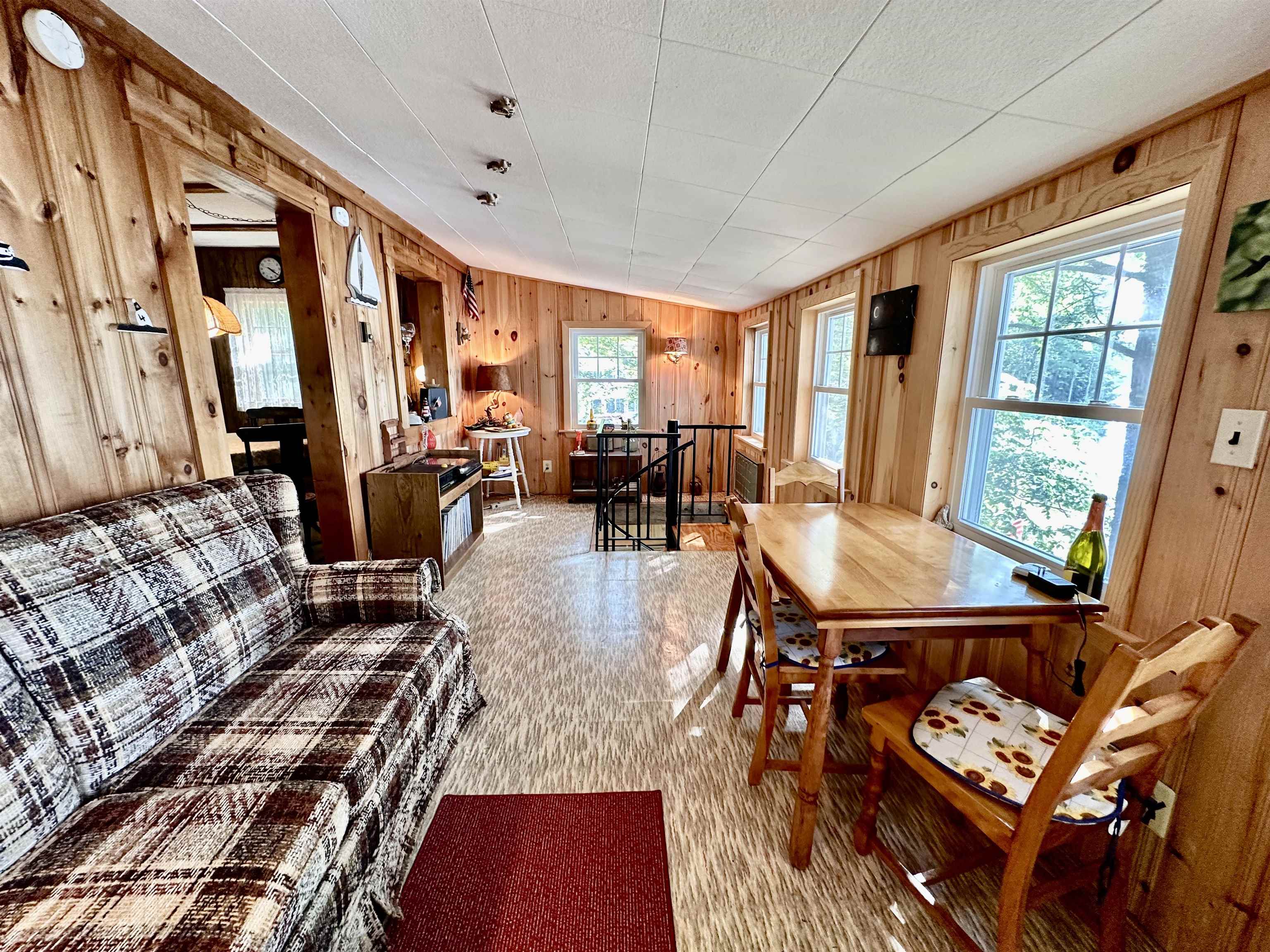 6 Pine Street Nottingham, NH 03290 - Photo 4 of 19