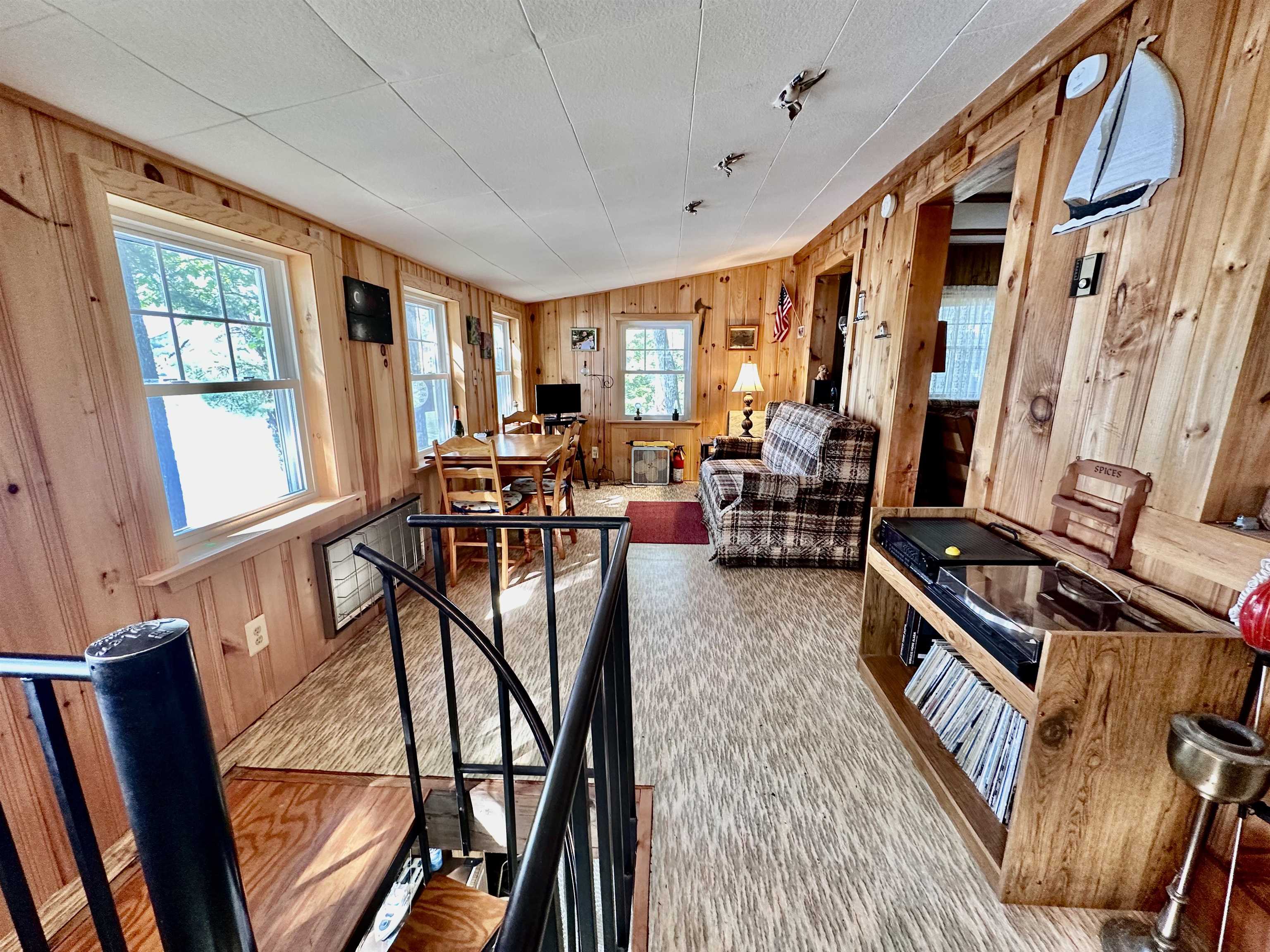 6 Pine Street Nottingham, NH 03290 - Photo 5 of 19