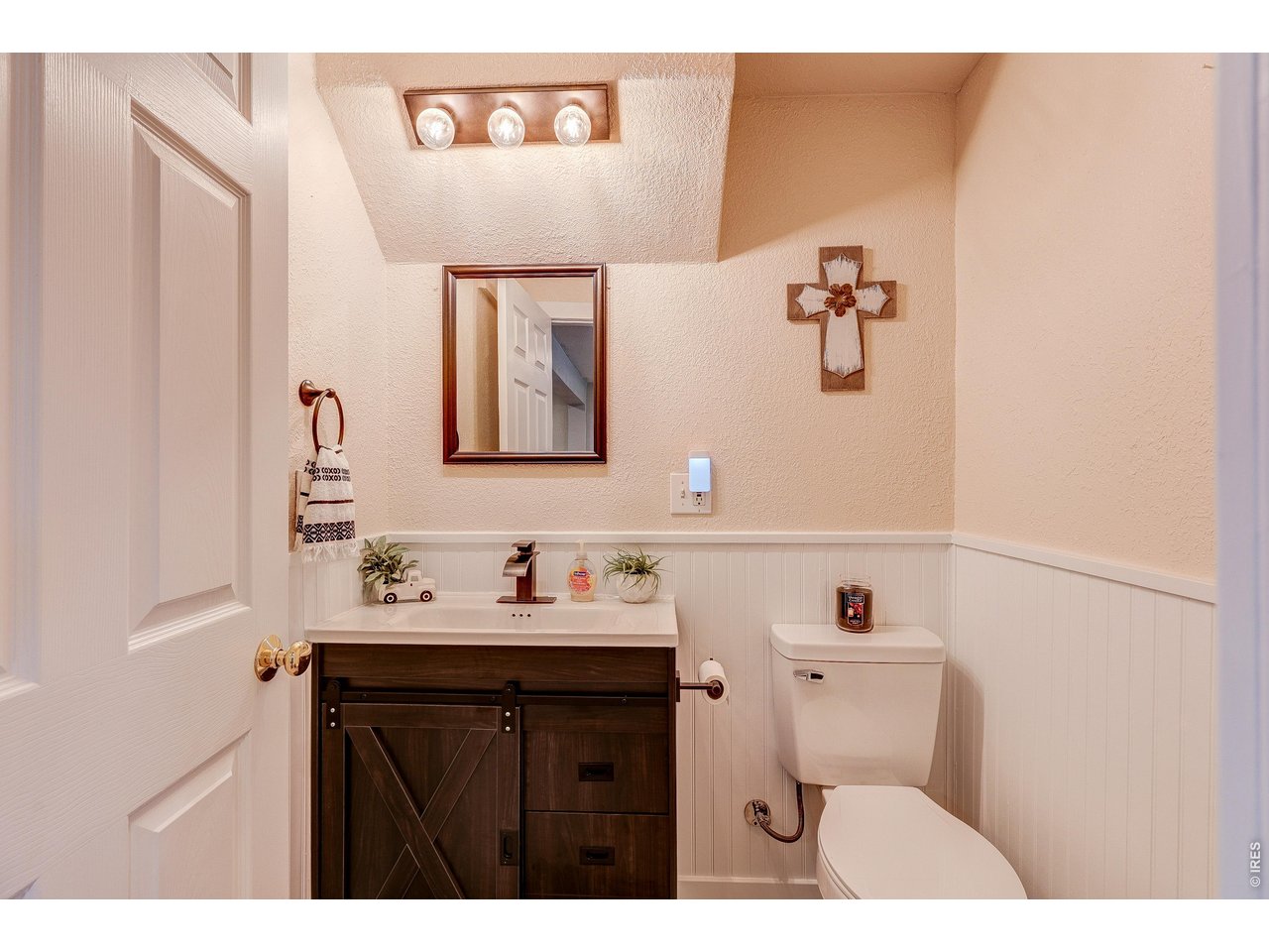 1130 2nd Street Road Eaton, CO 80615 - Photo 28 of 34 Half bath, lower level.