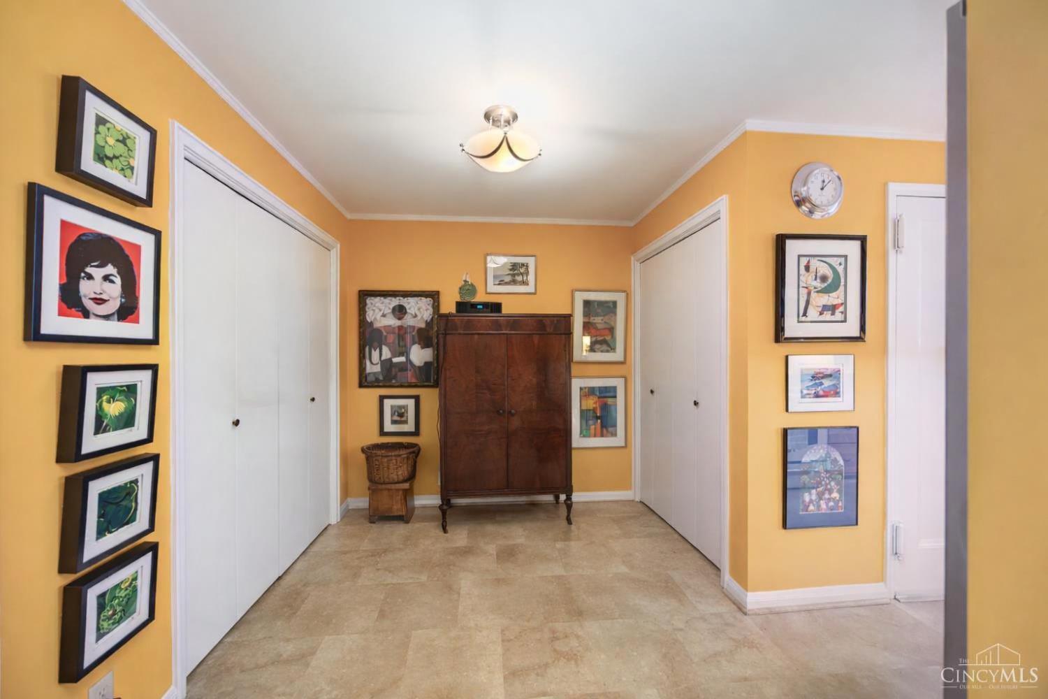 2374 Madison Road, Unit E2F Cincinnati, OH 45208 - Photo 24 of 39 Gallery Image 24