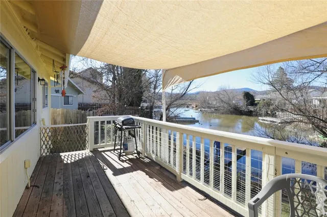 a view of a back yard of the house