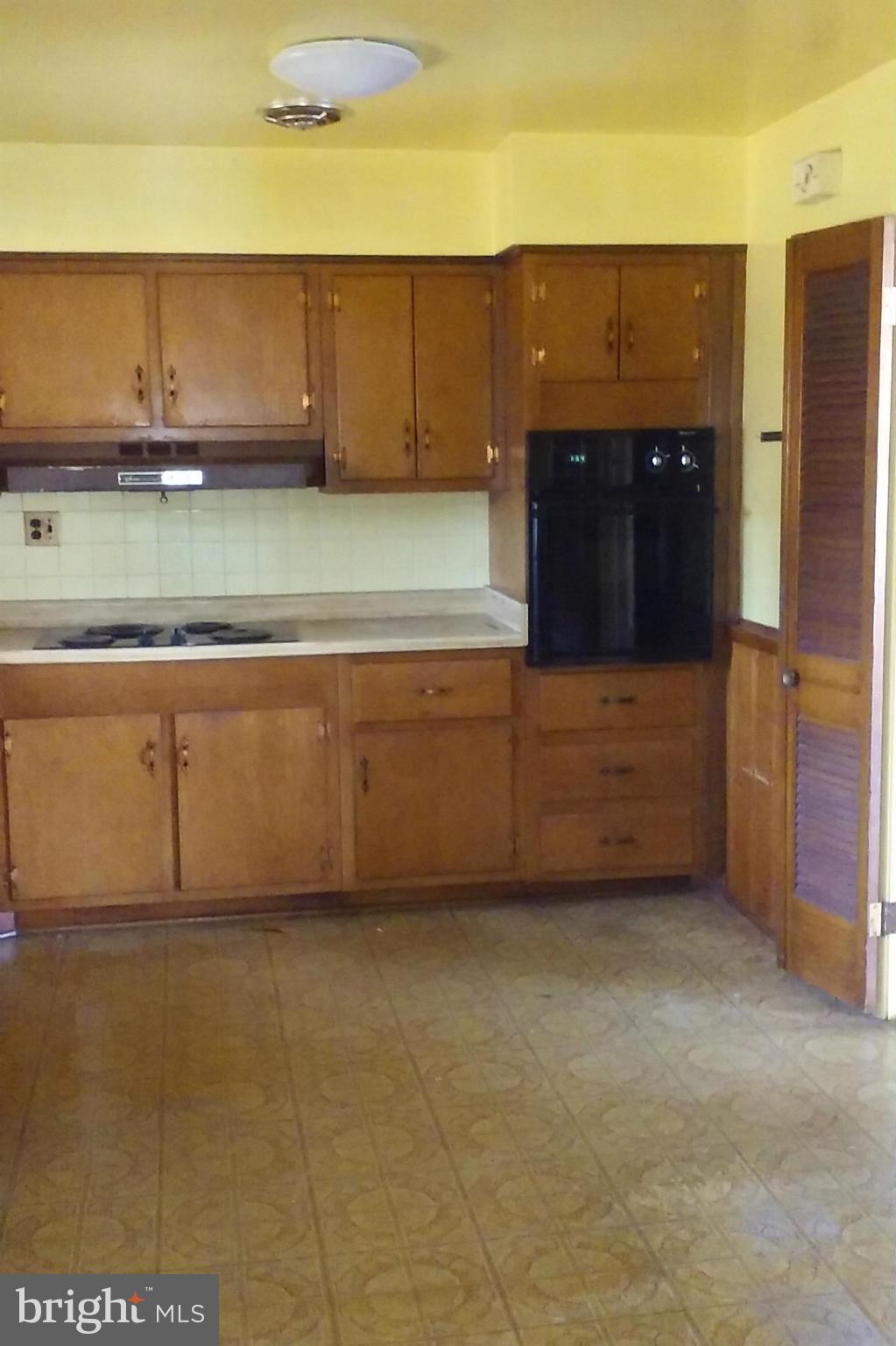 4517 Dresden Road Pikesville, MD 21208 - Photo 12 of 15 Kitchen