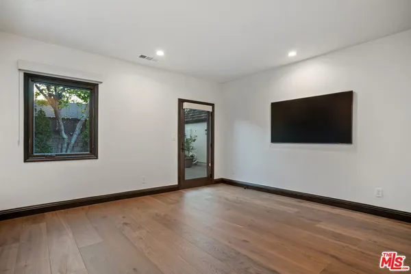 $8,750 | 4265 Denny Avenue, Toluca Lake, CA 91602