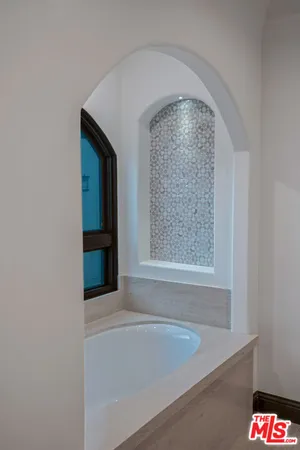 $8,750 | 4265 Denny Avenue, Toluca Lake, CA 91602