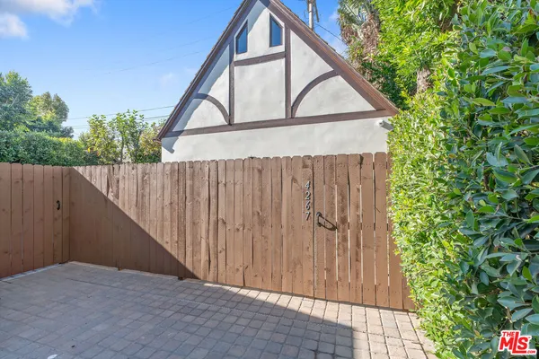 $8,750 | 4265 Denny Avenue, Toluca Lake, CA 91602