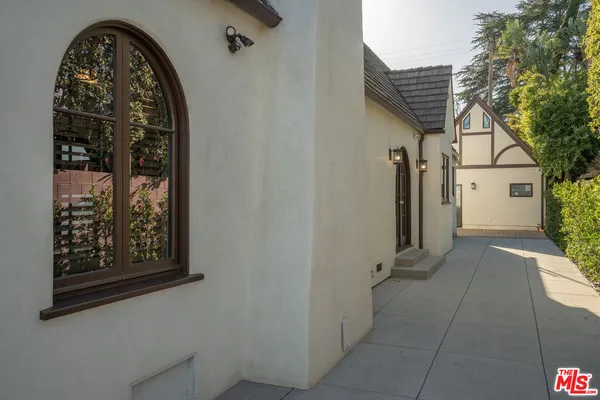 $8,750 | 4265 Denny Avenue, Toluca Lake, CA 91602