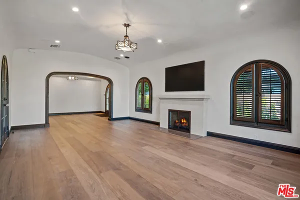 $8,750 | 4265 Denny Avenue, Toluca Lake, CA 91602