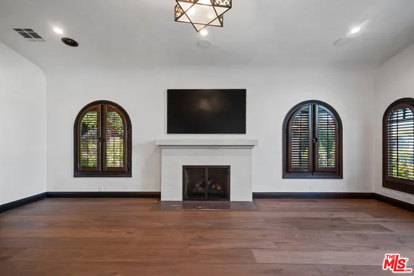 $8,750 | 4265 Denny Avenue, Toluca Lake, CA 91602