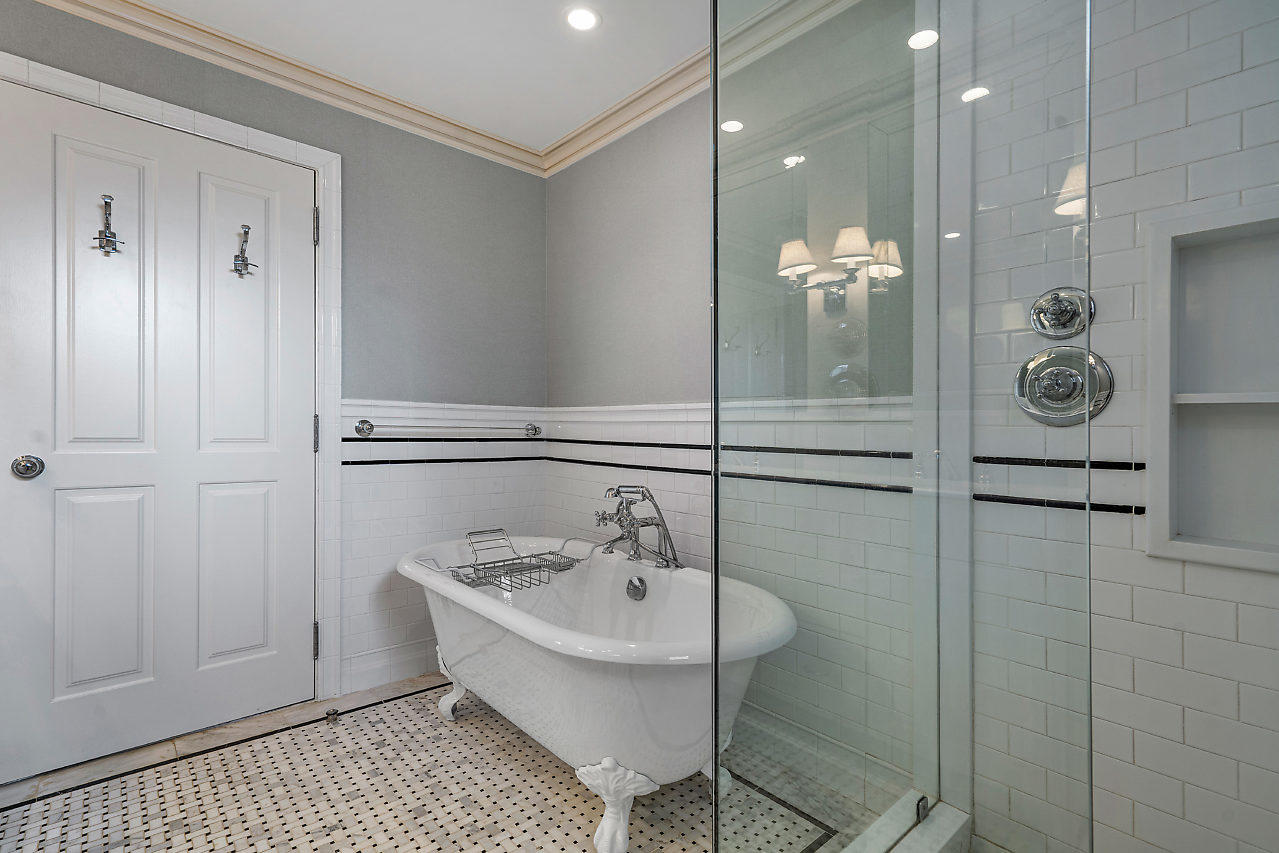 149 Root Trail Palm Beach, FL 33480 - Photo 18 of 35 019-149RootTrail-PalmBeach-FL-small