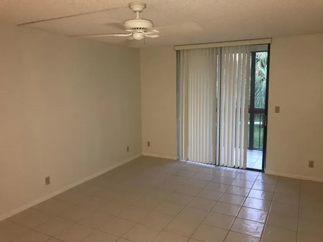 $2,000 | 733 Southeast 1st Way, Unit 204, Deerfield Beach, FL 33441