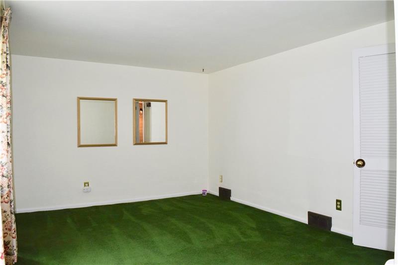 7223 Shannon Road Verona, PA 15147 - Photo 4 of 14 Gallery Image 4