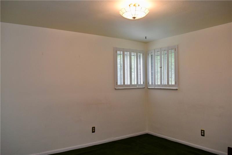 7223 Shannon Road Verona, PA 15147 - Photo 8 of 14 Gallery Image 8