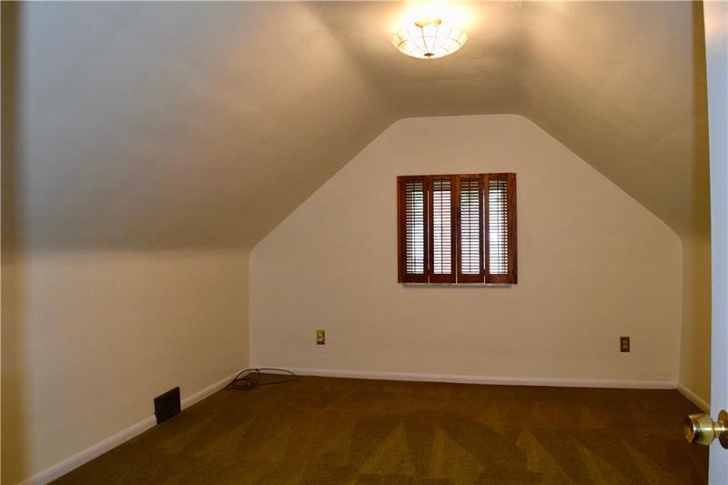 7223 Shannon Road Verona, PA 15147 - Photo 10 of 14 Gallery Image 10