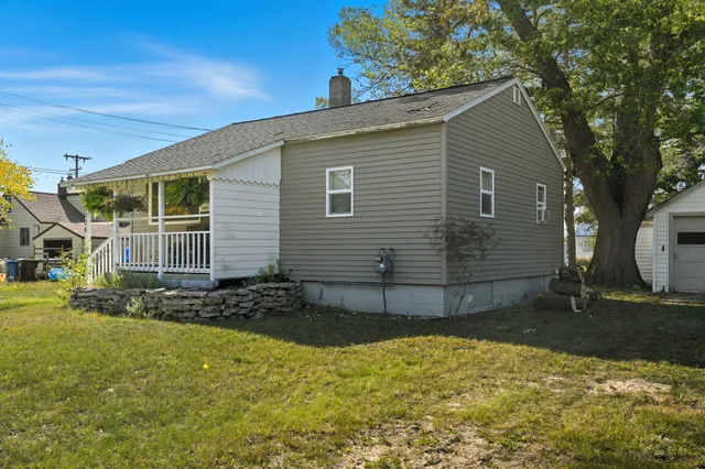 $125,000 | 2006 Vine Street, Manistee, MI 49660
