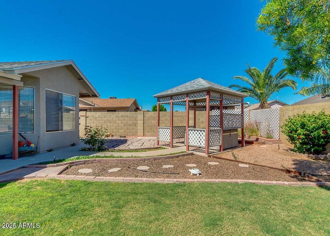 7738 West Shangri-la Road Peoria, AZ 85345 - Photo 24 of 30