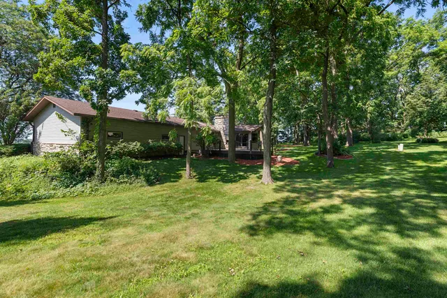 $799,999 | 5572 Stable View Lane, Fitchburg, WI 53575