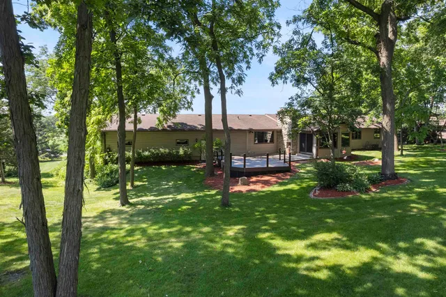 $799,999 | 5572 Stable View Lane, Fitchburg, WI 53575