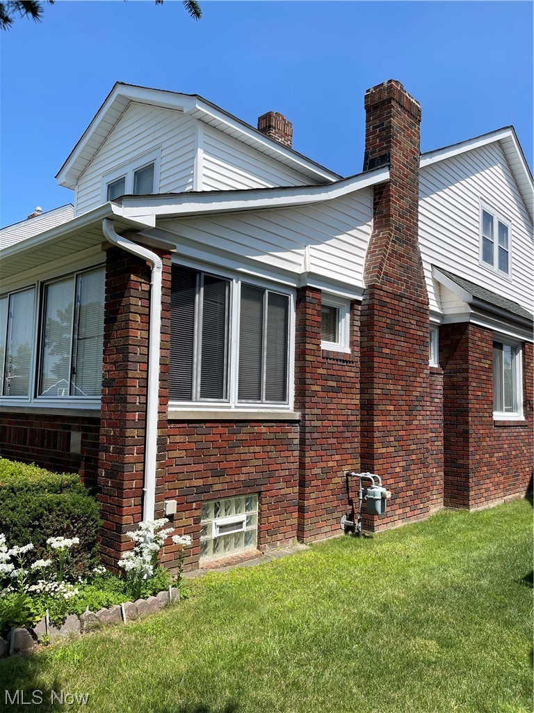 6325 Stanbury Road Parma, OH 44129 - Photo 2 of 35
