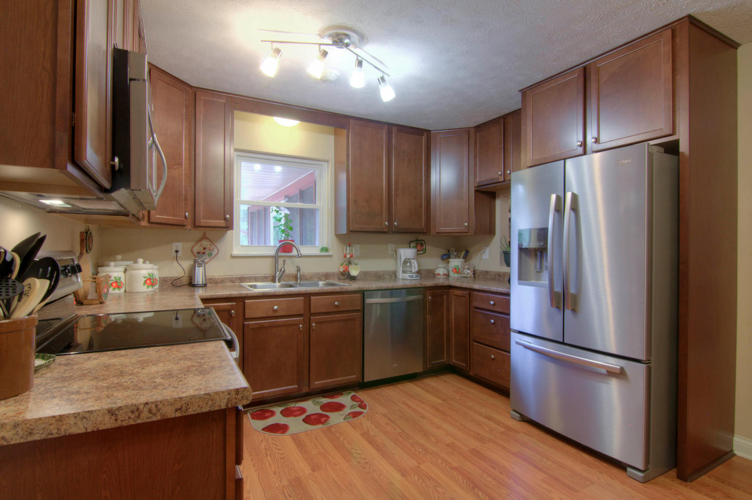 316 Fancy Meadows Road Strawberry Plains, TN 37871 - Photo 6 of 37 316 Fancy Meadows Rd-large-011-31-Kitche