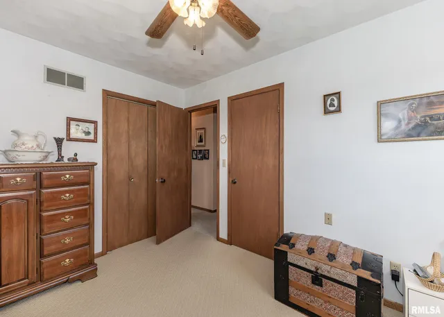 $292,000 | 631 Suncrest Drive, Sherrard, IL 61281