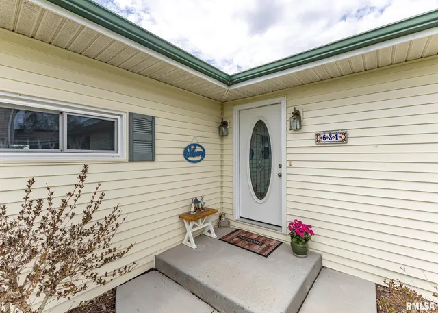 $292,000 | 631 Suncrest Drive, Sherrard, IL 61281