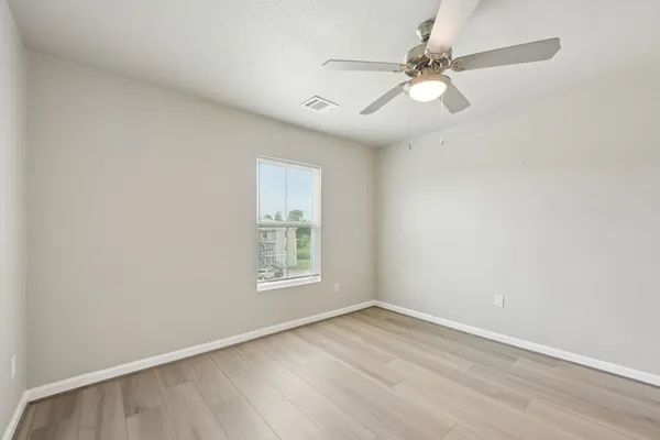 $1,100 | 254 Plez Morgan Drive, Unit F, Montgomery, TX 77356