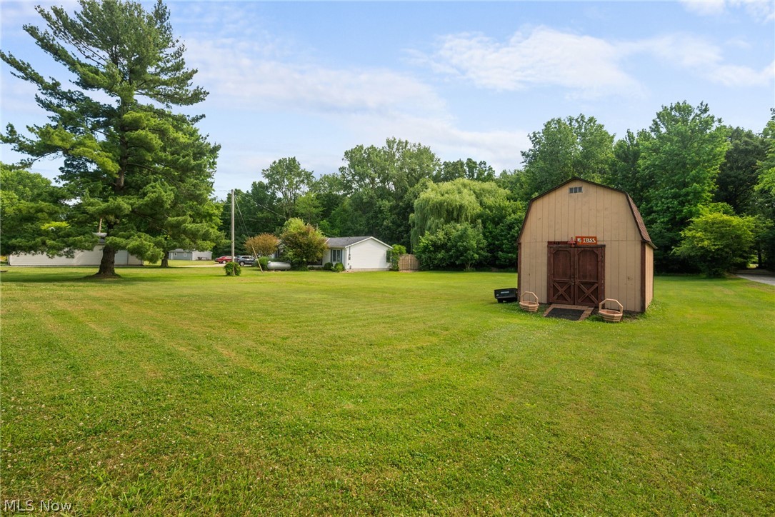 305 Crosse Road Amherst, OH 44001 - Photo 19 of 19 backyard