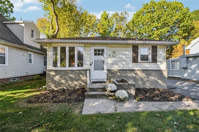 $199,000 | 938 Whitlock Road, Irondequoit, NY 14609