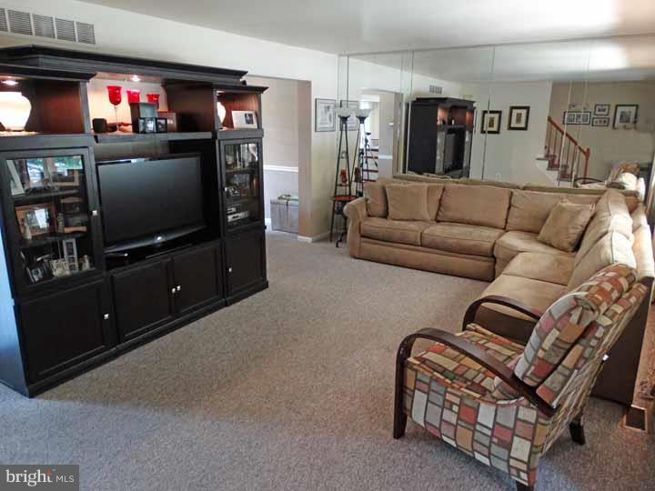 4274 Remo Crescent Road Bensalem, PA 19020 - Photo 3 of 25 Living Room