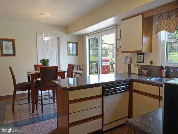 4274 Remo Crescent Road Bensalem, PA 19020 - Photo 4 of 25 Kitchen