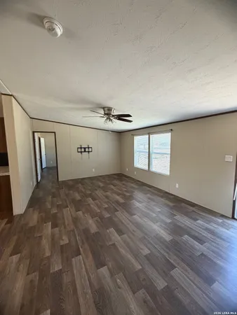 $1,575 | 1123 Hedgestone, Canyon Lake, TX 78133