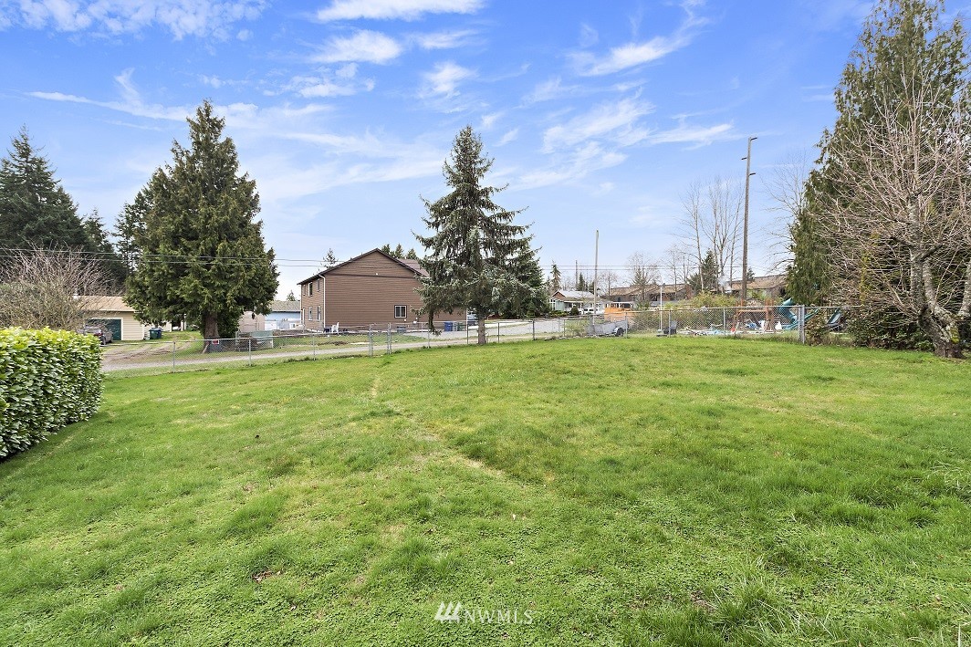 2103 Southeast 22nd Place Renton, WA 98055 - Photo 7 of 24 Gallery Image 7