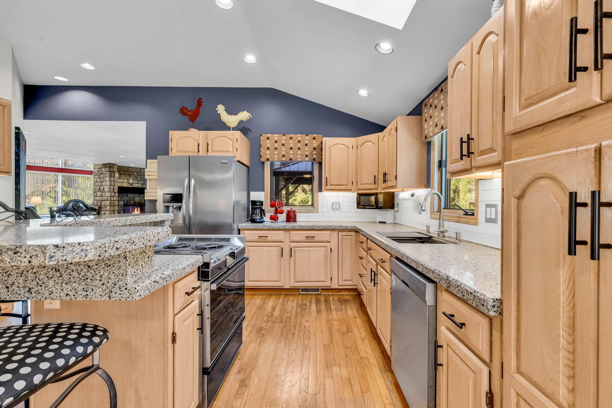 5830 Houchard Road Dublin, OH 43016 - Photo 17 of 57 Kitchen