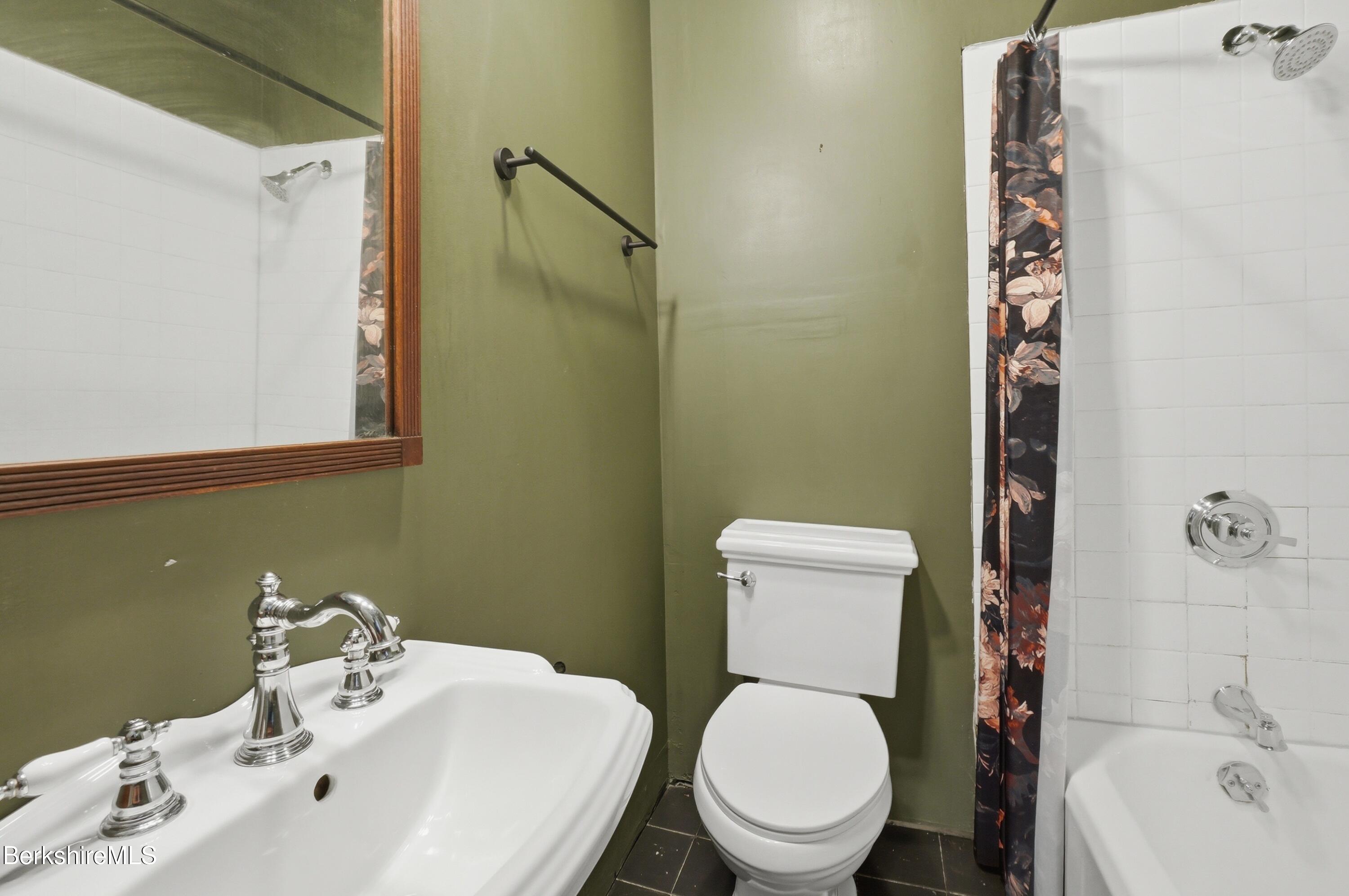 46 Summer Street Adams, MA 01220 - Photo 28 of 39 Full Bathroom