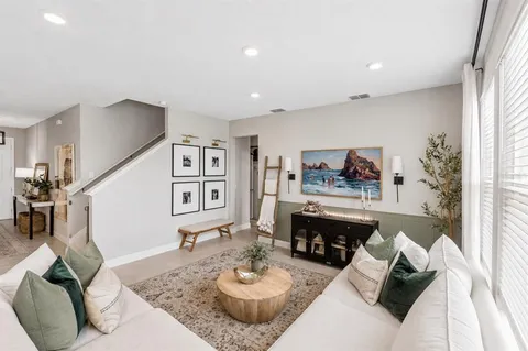 $599,999 | 2510 Warren Acrs Boulevard, Wesley Chapel, FL 33543