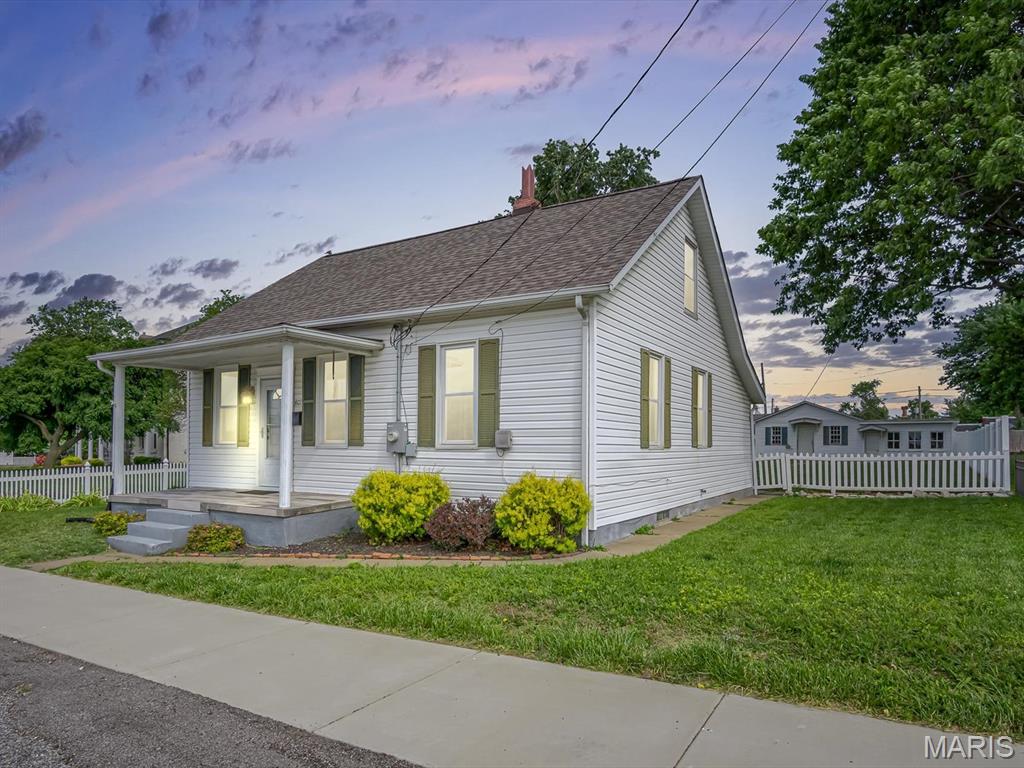 401 Park Street Waterloo, IL 62298 - Photo 2 of 26
