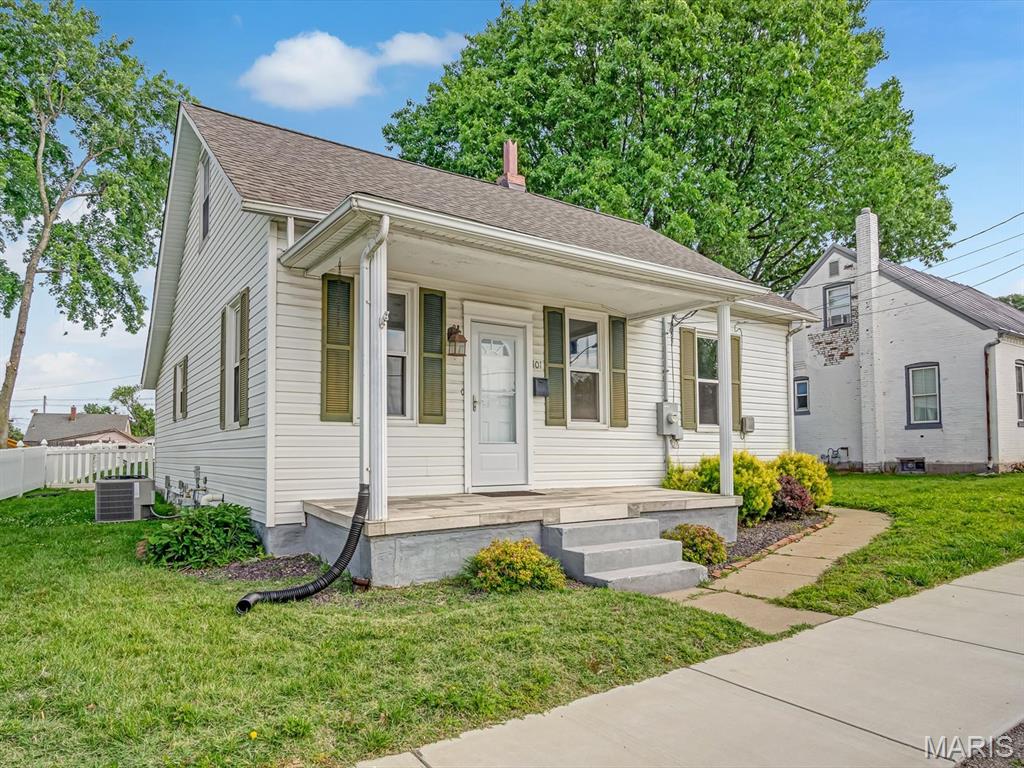 401 Park Street Waterloo, IL 62298 - Photo 3 of 26