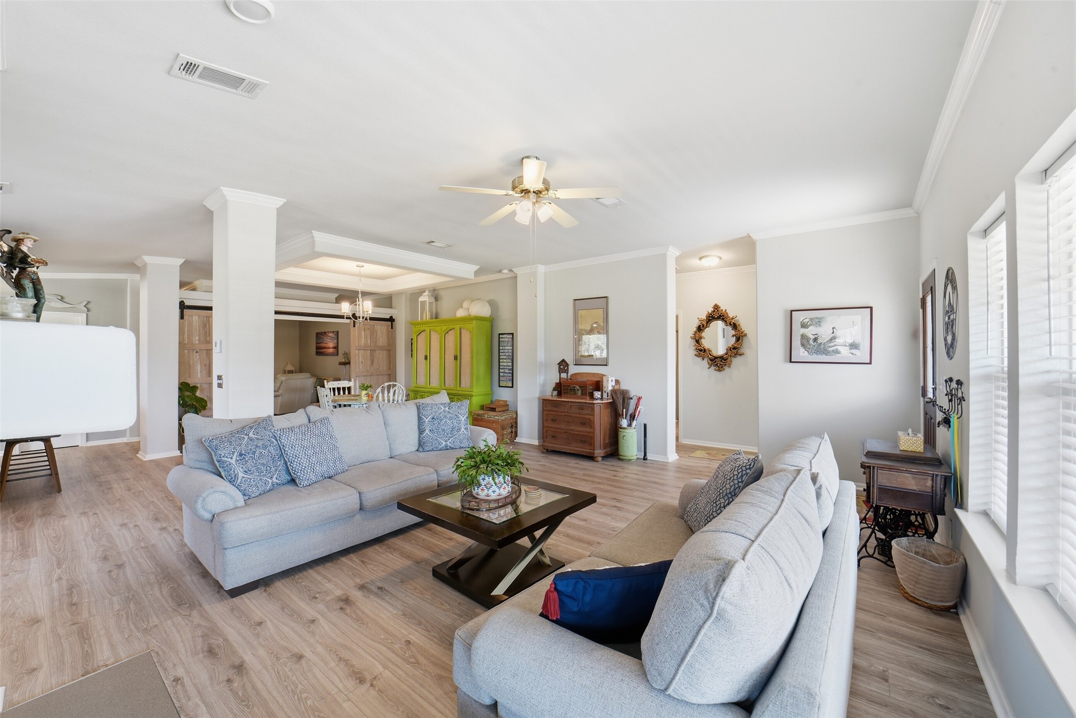 4007 Nancy Lane, Unit C546B Rosharon, TX 77583 - Photo 12 of 50 a living room with furniture or couch and a wooden floor