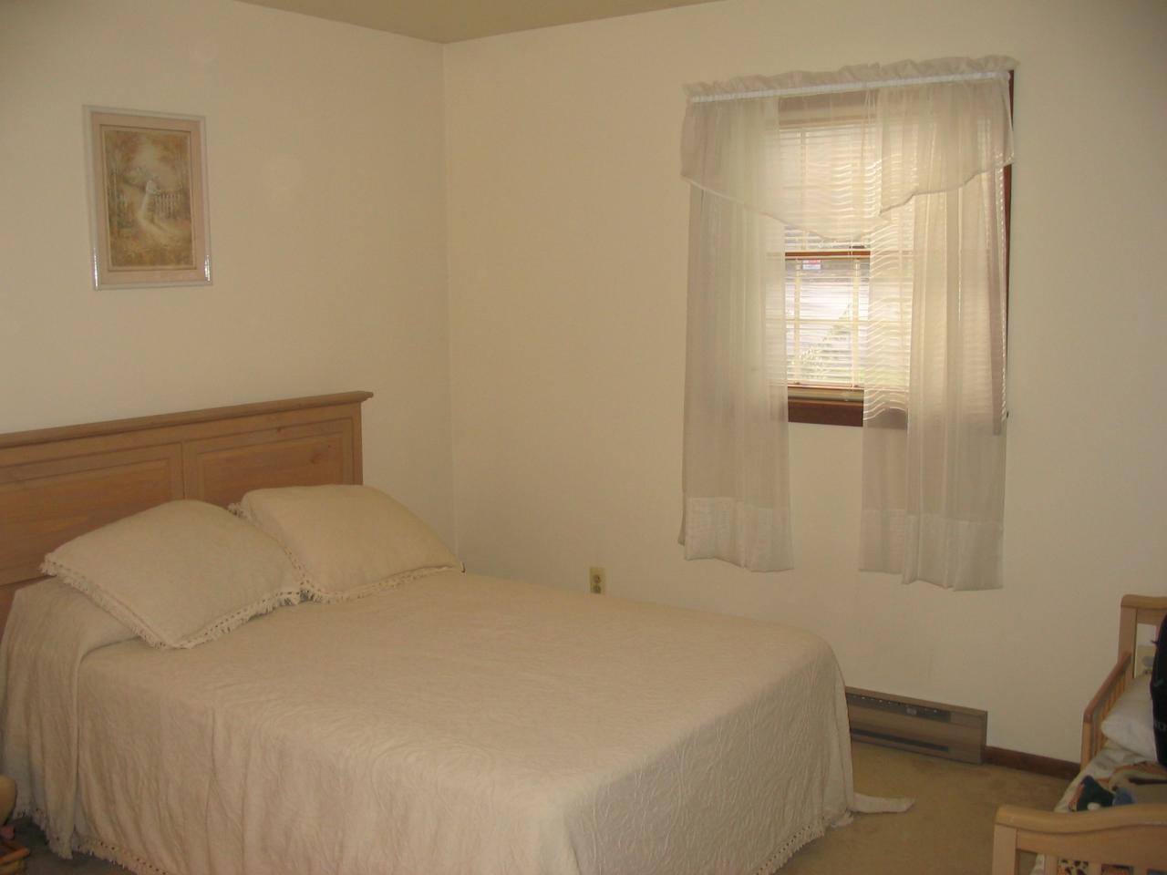 5 Woods Road East Stroudsburg, PA 18301 - Photo 5 of 8 a bathroom with a bathtub